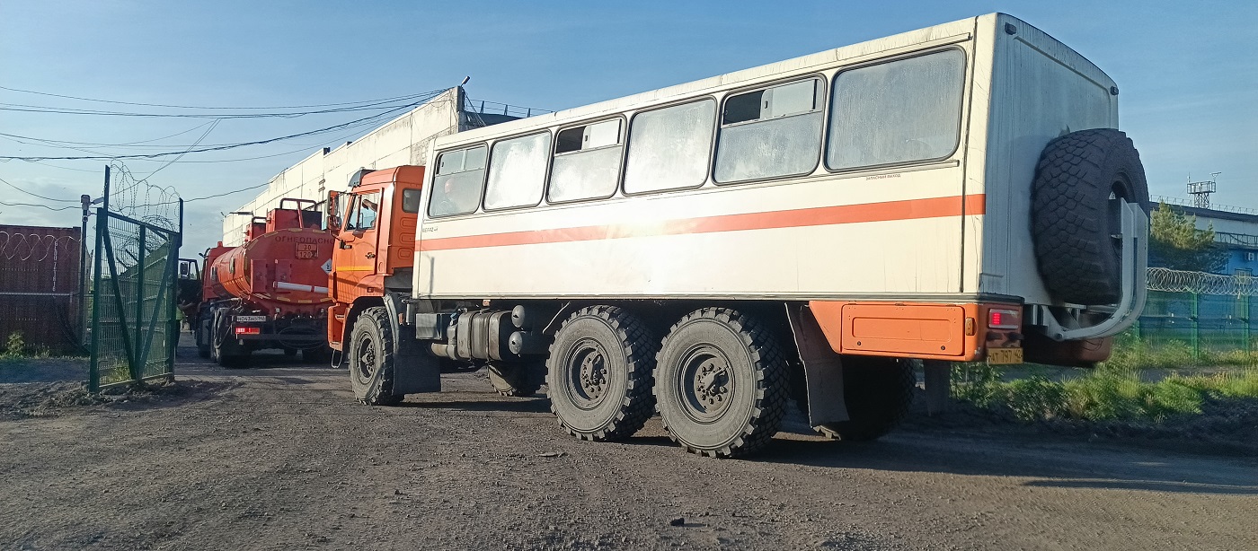 Вахтовые перевозки сотрудников автобусами и спецтехникой в Никольске